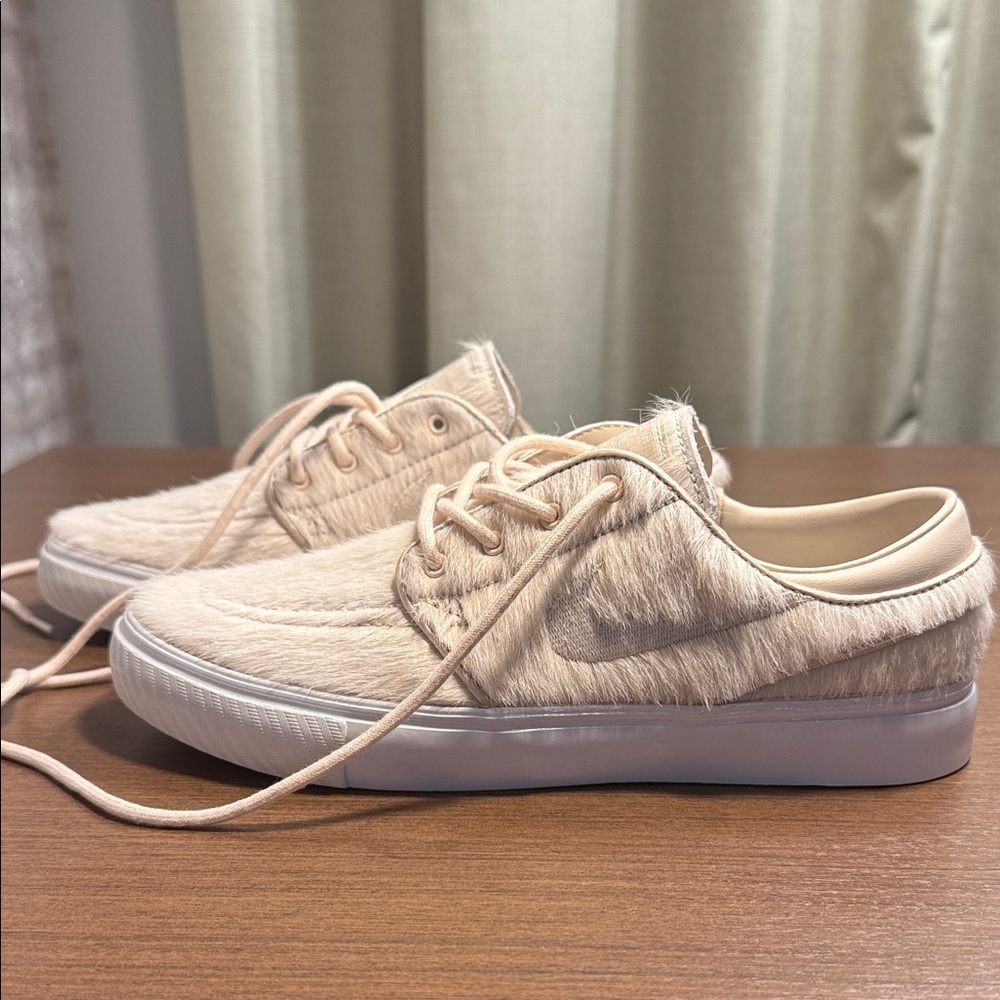 Nike Real Fur SB Zoom Janoski OG + SE Sneakers